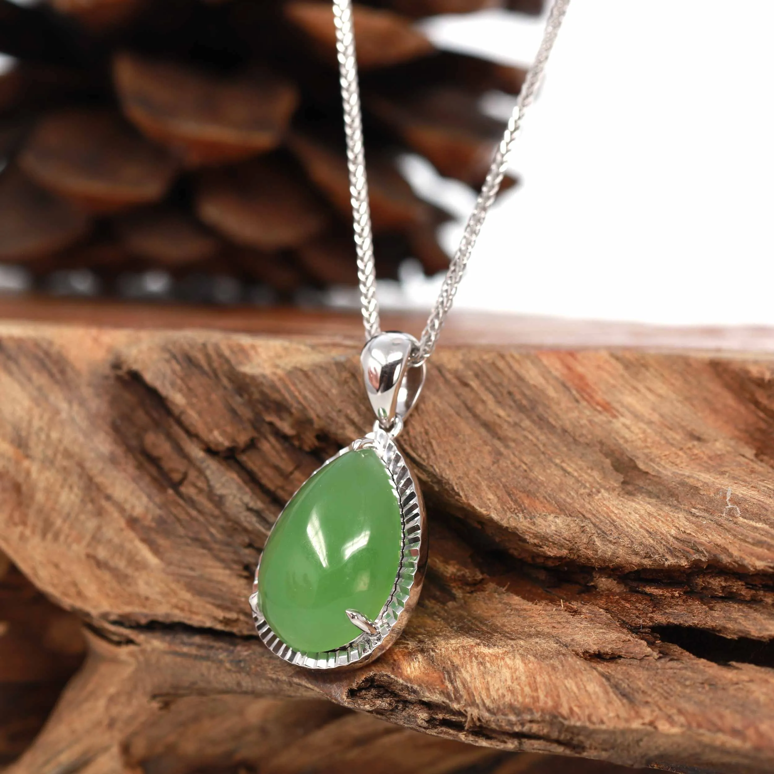 14K Gold Genuine Green Nephrite Apple Green Jade Tear Drop Diamond Cut Setting Pendant Necklace