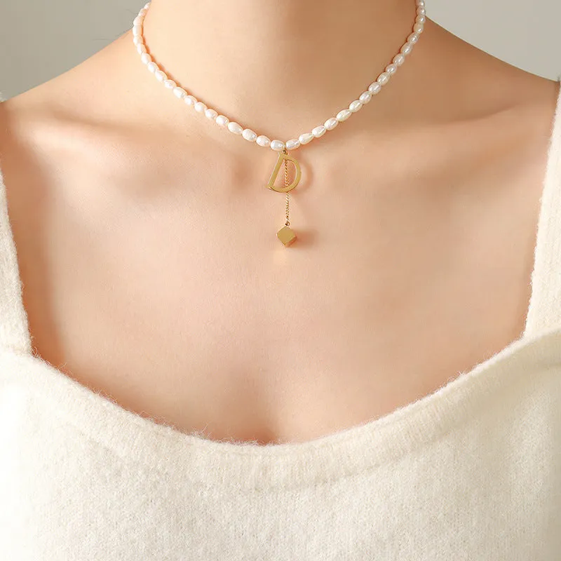 Aristocratic Charm Geometric Pearl Chain Necklace with Square Pendant and Tassel