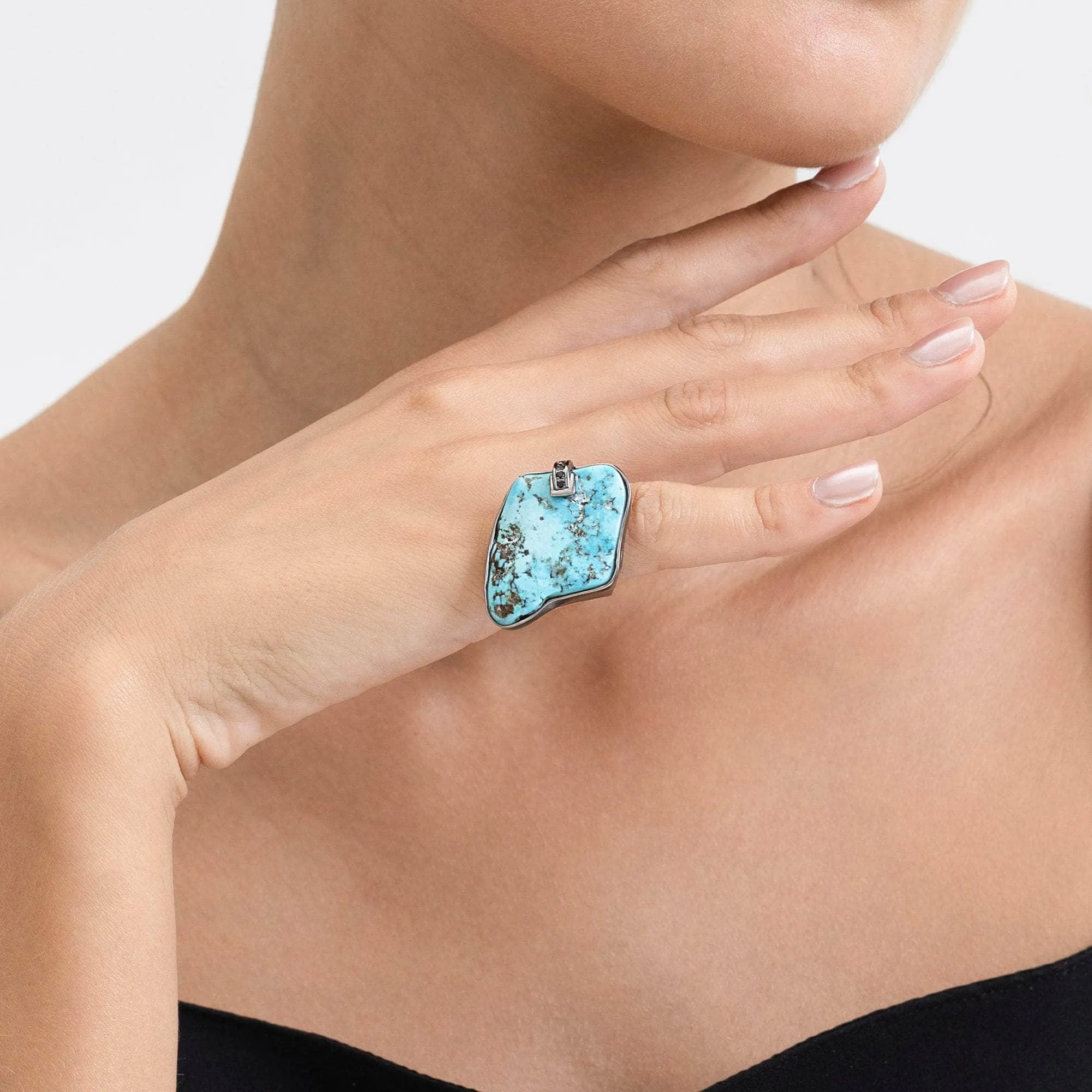 Ataeru Turquoise and Spinel Ring