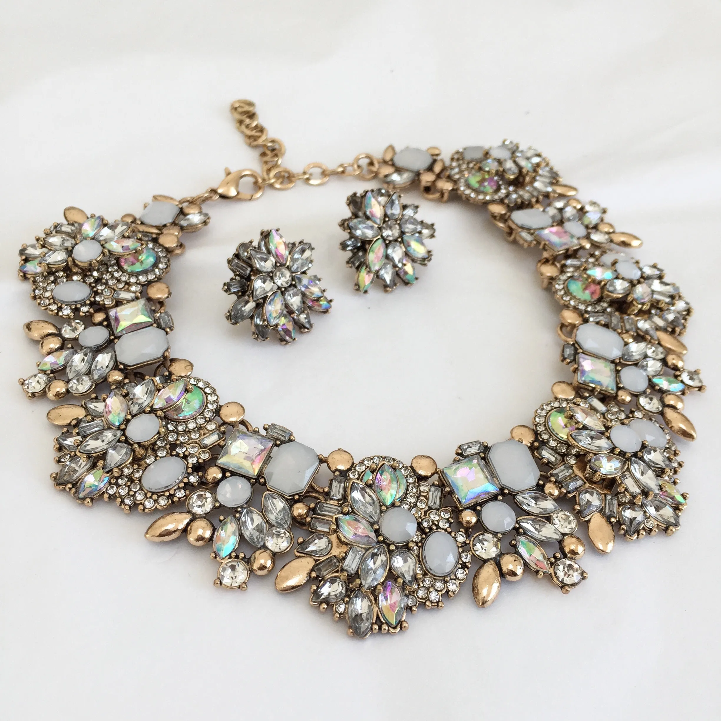 AYVA Luxury Rhinestone Choker