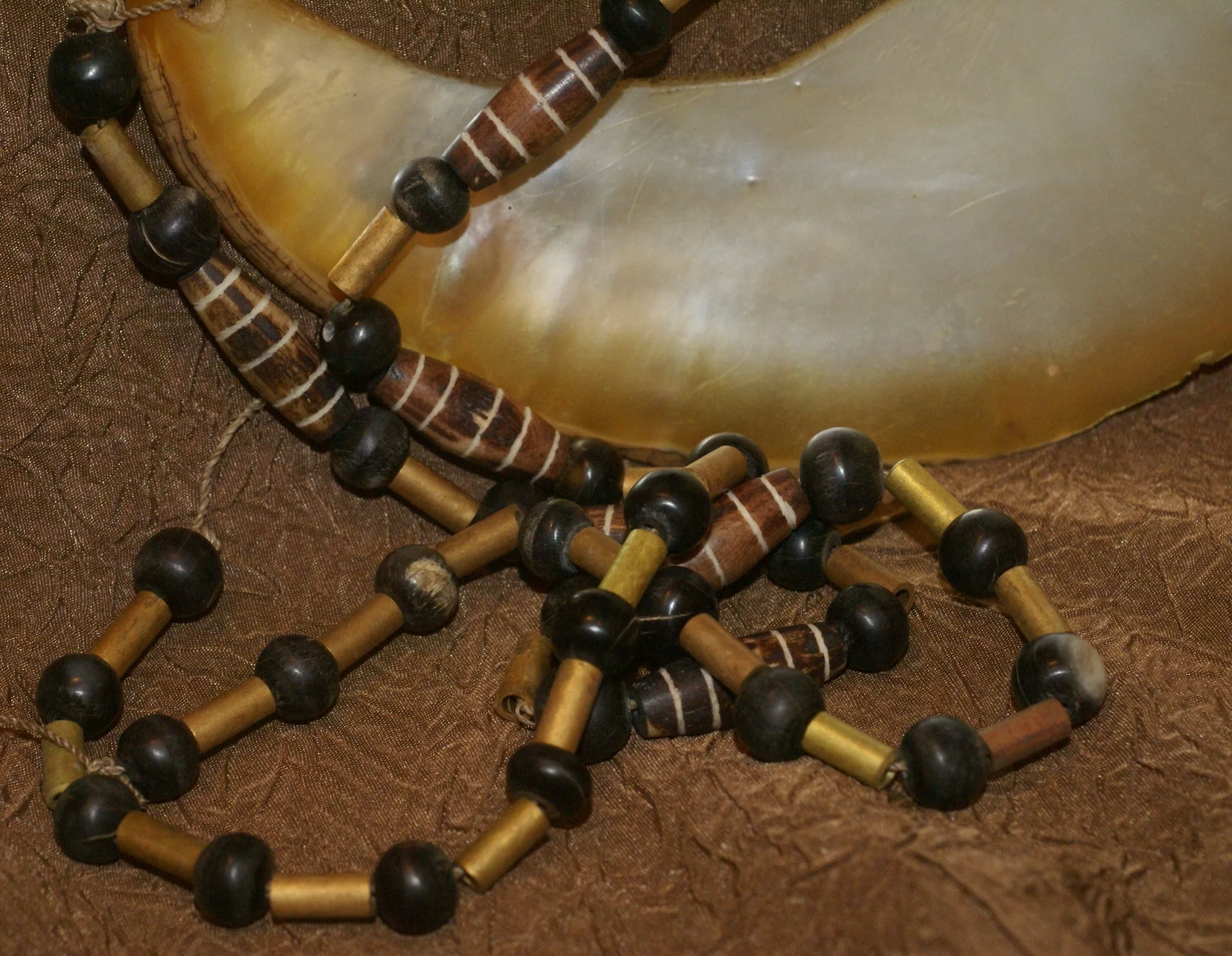 Bride Price Currency, Rare Vintage Ceremonial Moka Kina Shell Necklace (Huge Mother of Pearl Crescent) with Beaded Chain, Pectoral Collected from the Foi Tribe (New guinea), late 1900’s, Highly Collectible. KINA14