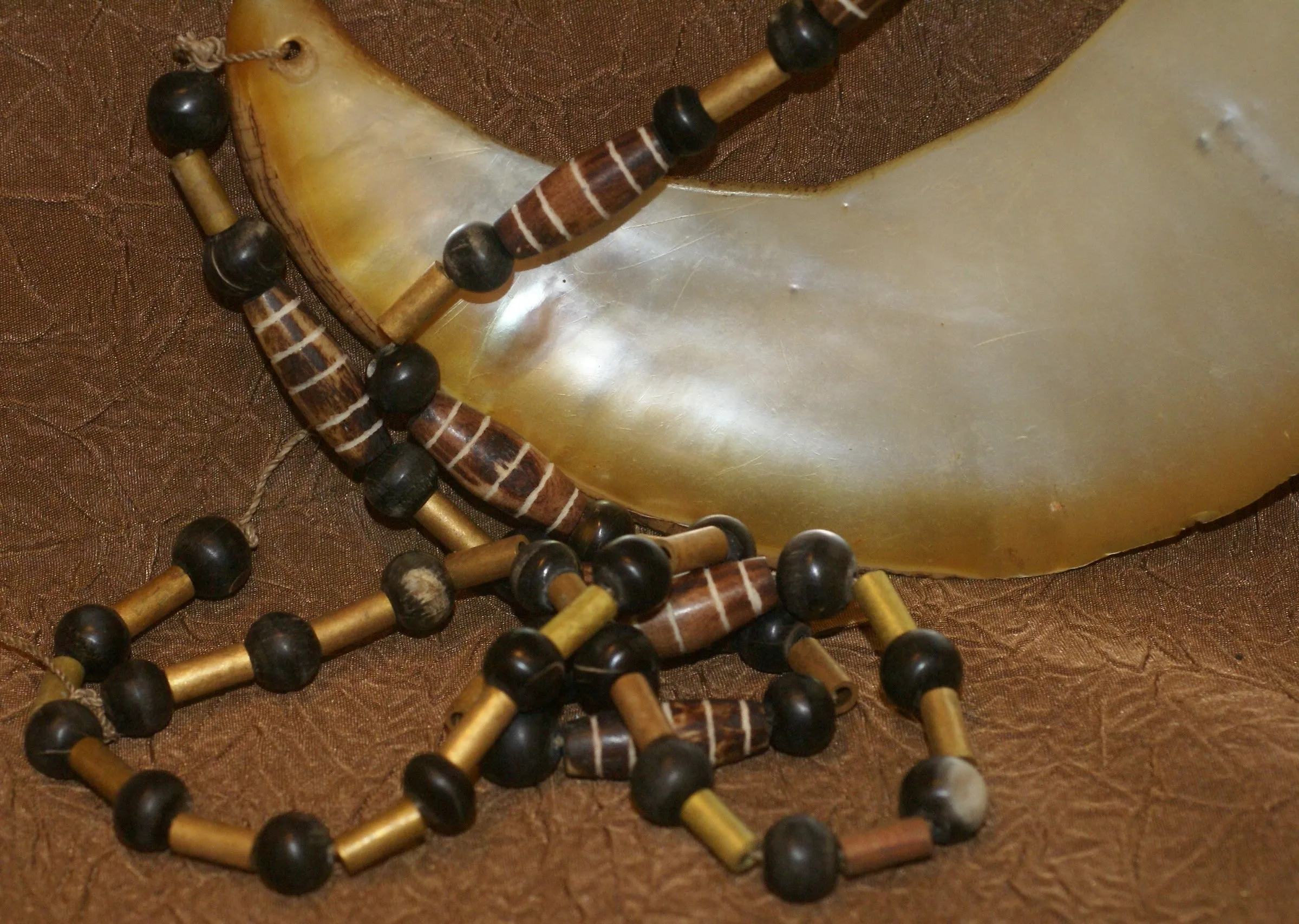 Bride Price Currency, Rare Vintage Ceremonial Moka Kina Shell Necklace (Huge Mother of Pearl Crescent) with Beaded Chain, Pectoral Collected from the Foi Tribe (New guinea), late 1900’s, Highly Collectible. KINA14