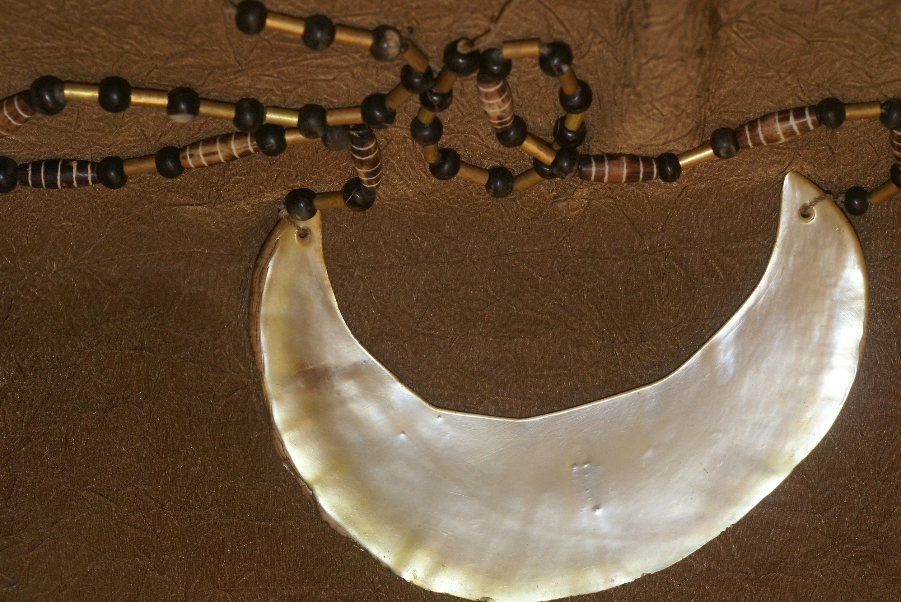 Bride Price Currency, Rare Vintage Ceremonial Moka Kina Shell Necklace (Huge Mother of Pearl Crescent) with Beaded Chain, Pectoral Collected from the Foi Tribe (New guinea), late 1900’s, Highly Collectible. KINA14