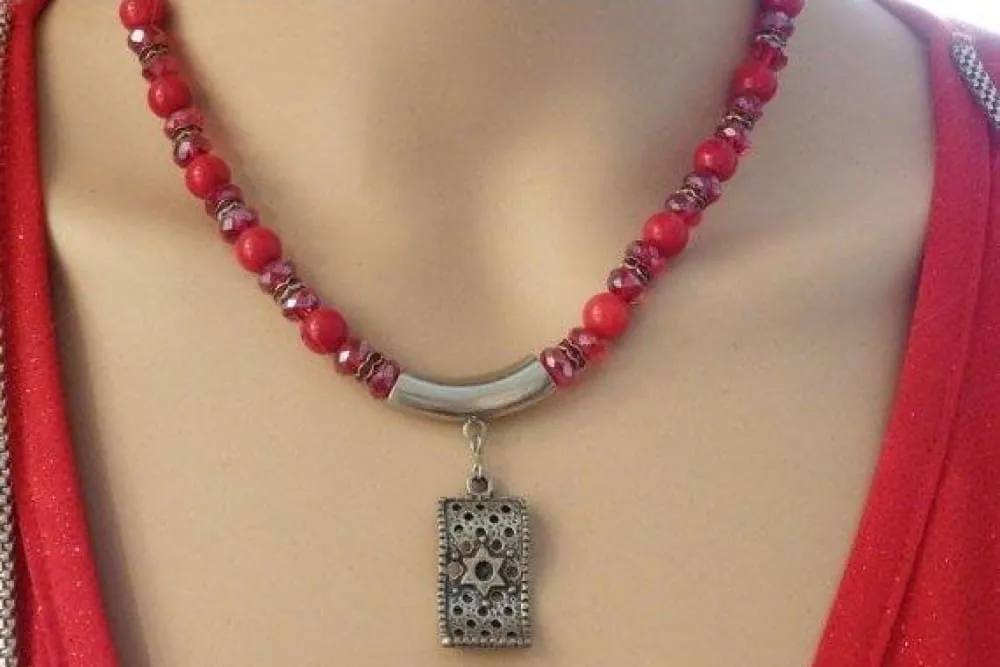 Coral beads necklace