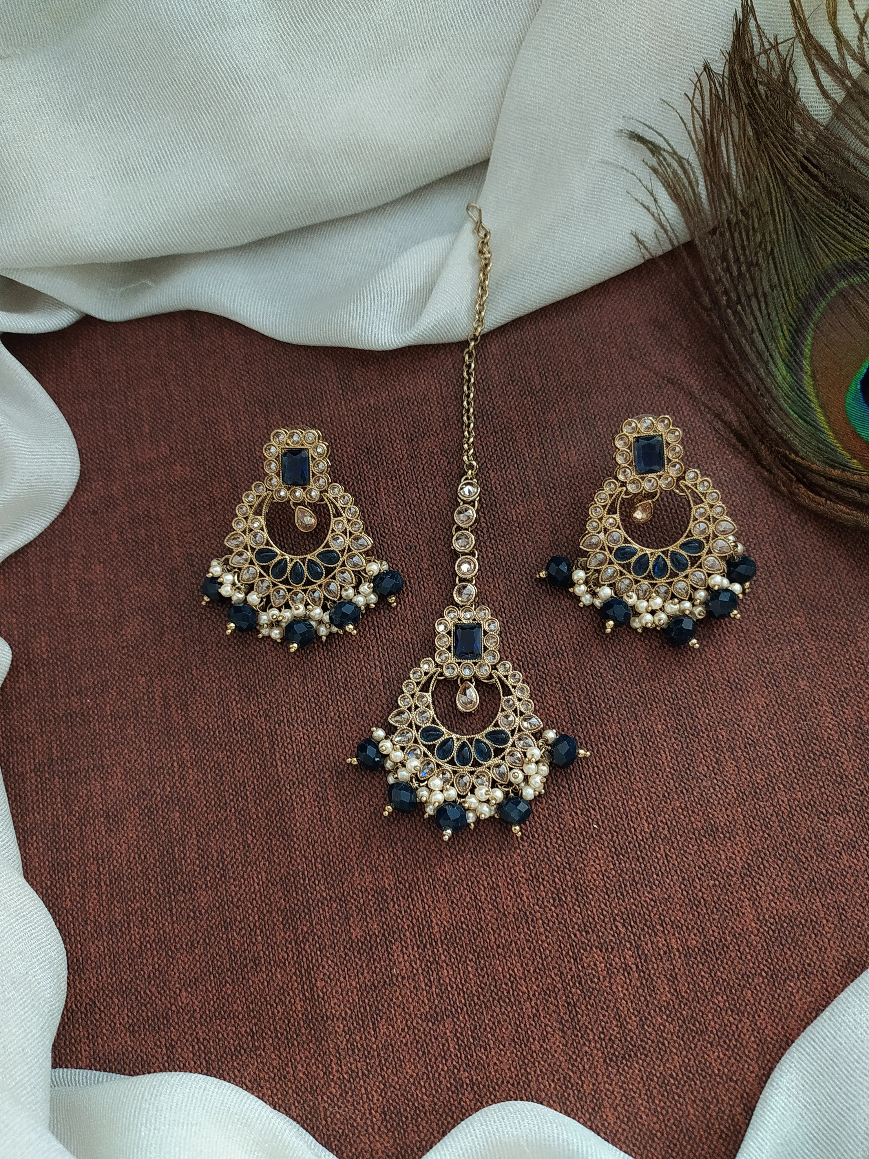 Elegant Mehandi Necklace Set Having Onyx Dangling