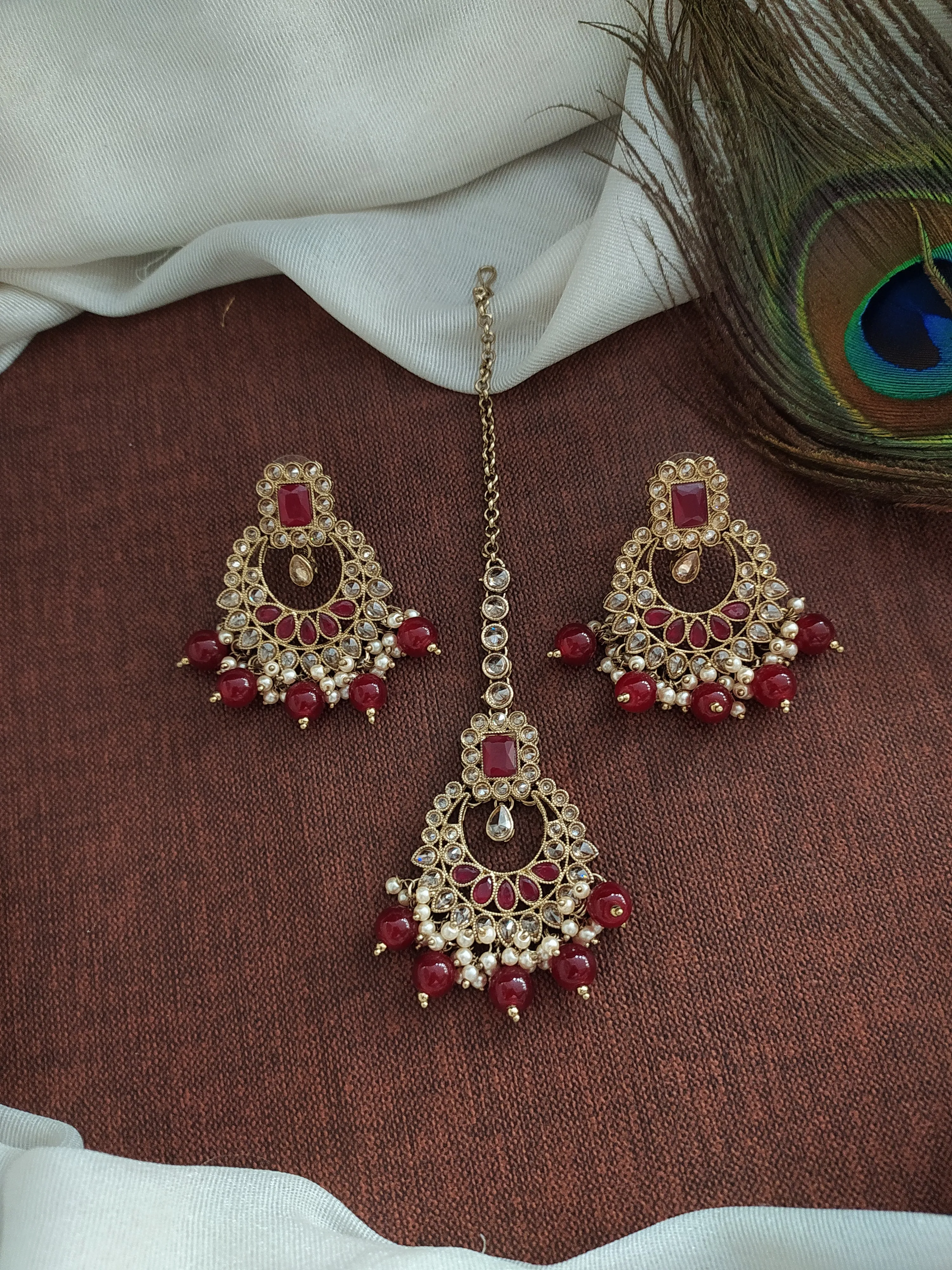 Elegant Mehandi Necklace Set Having Onyx Dangling