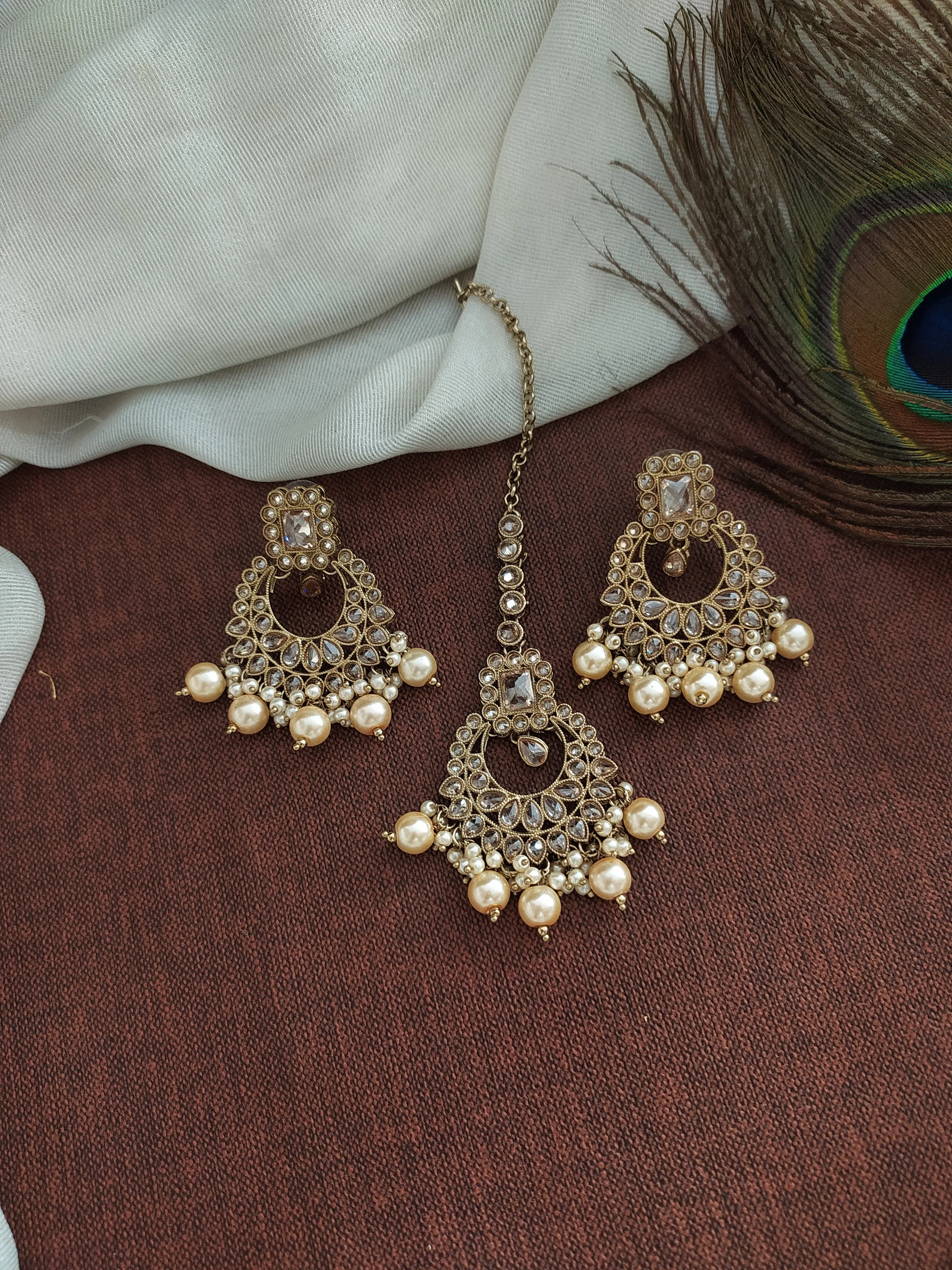 Elegant Mehandi Necklace Set Having Onyx Dangling