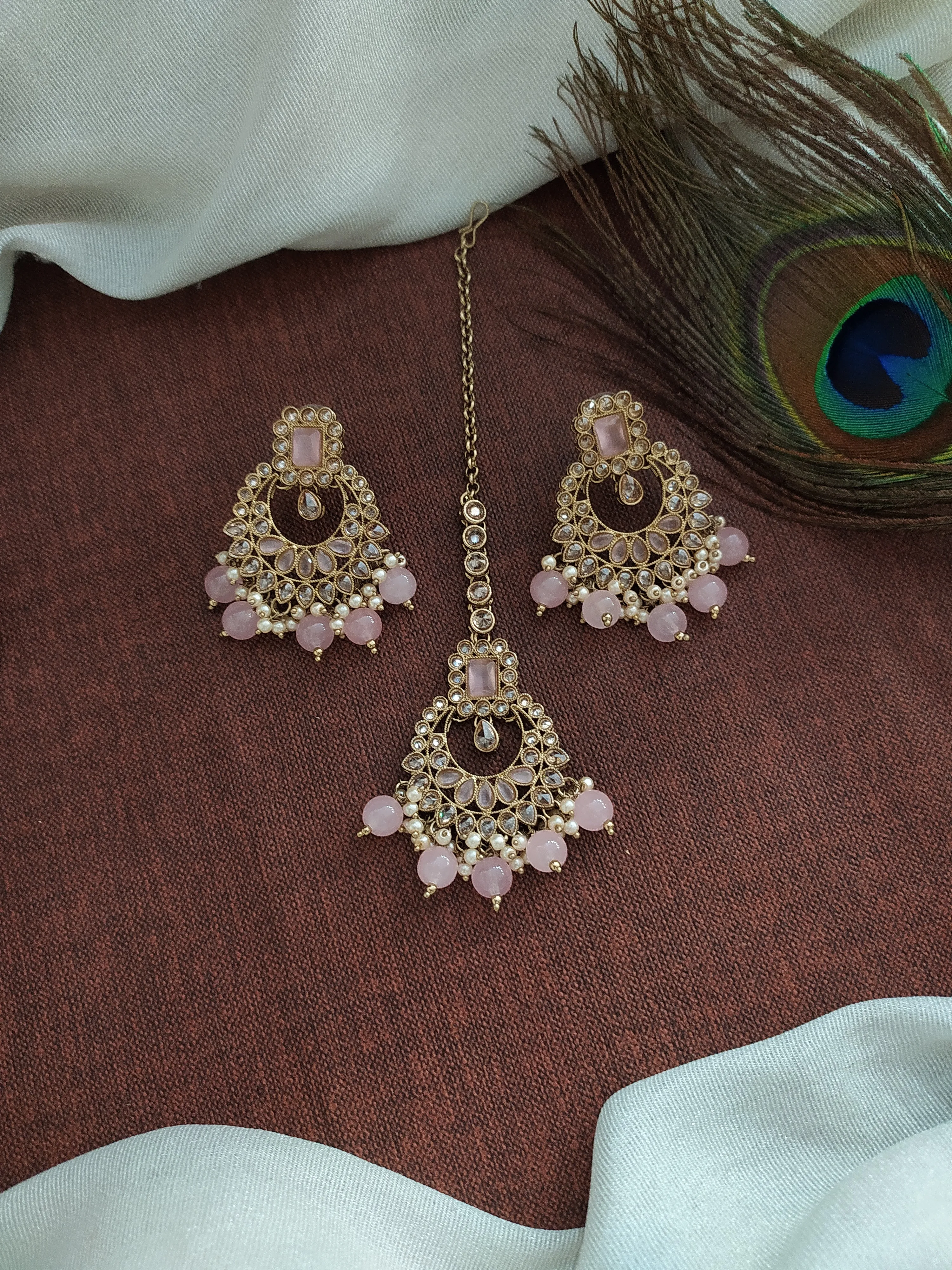 Elegant Mehandi Necklace Set Having Onyx Dangling