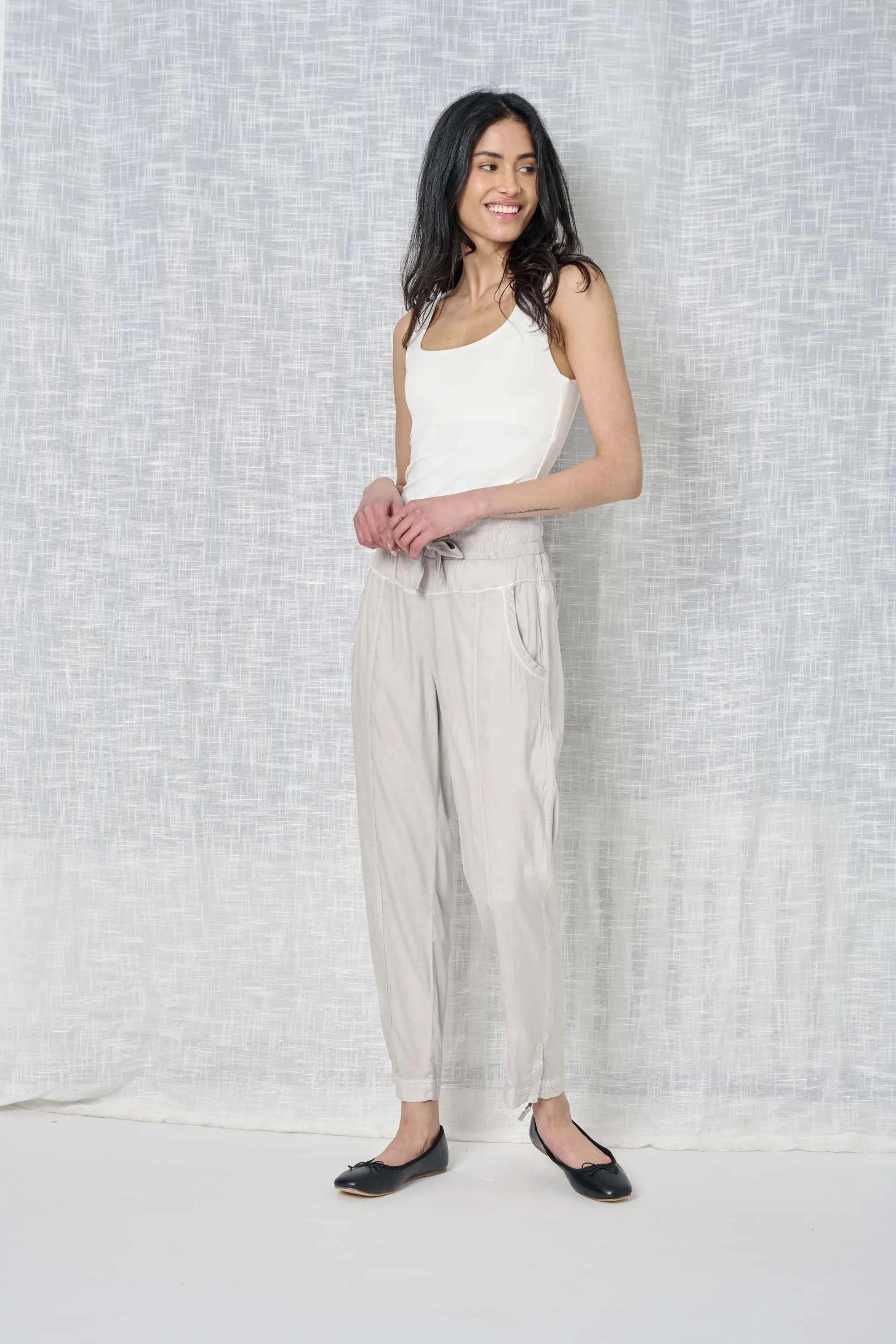 Melody Stretch Cupro Relaxed Fit Jogger