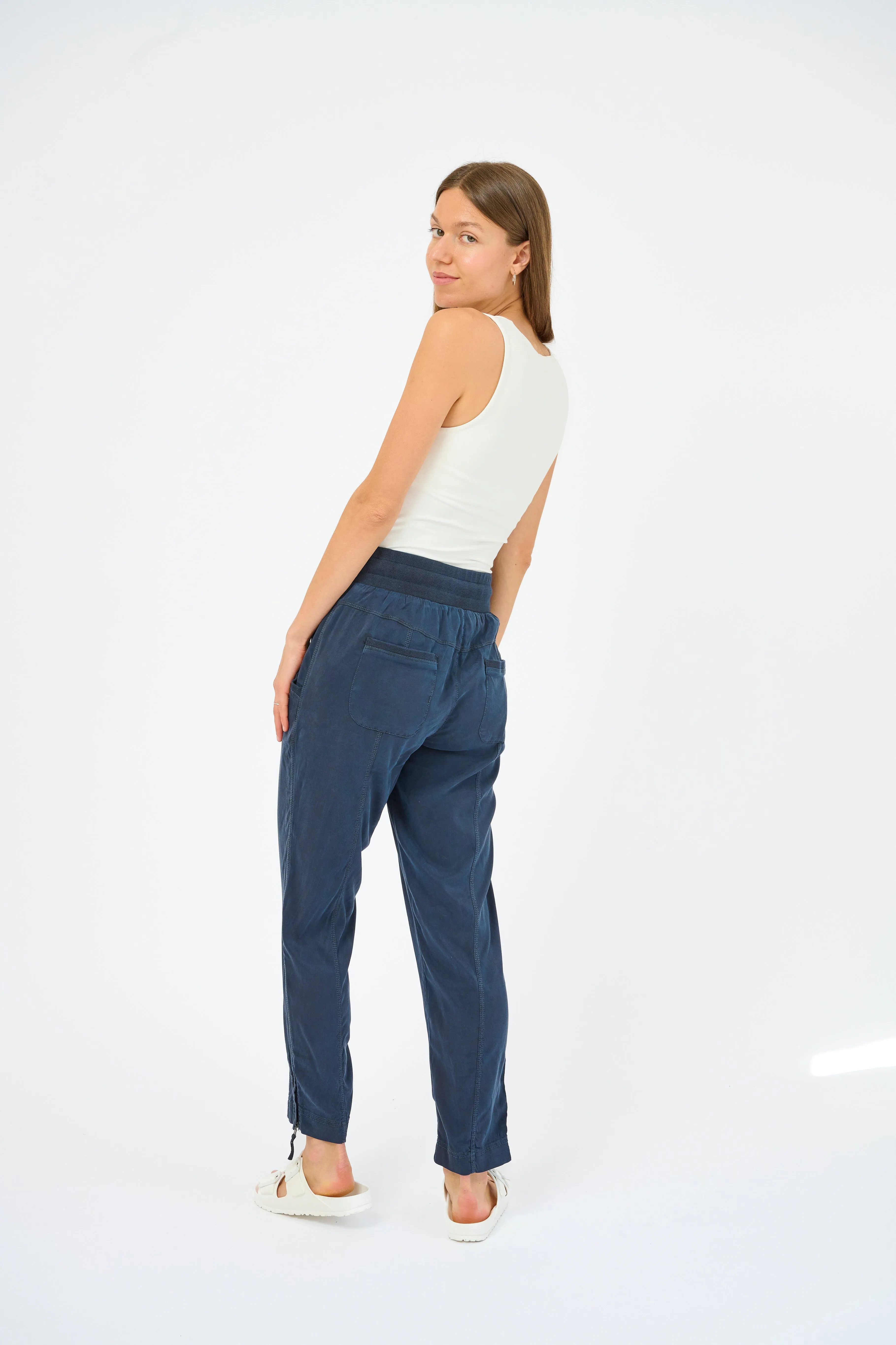 Melody Stretch Cupro Relaxed Fit Jogger