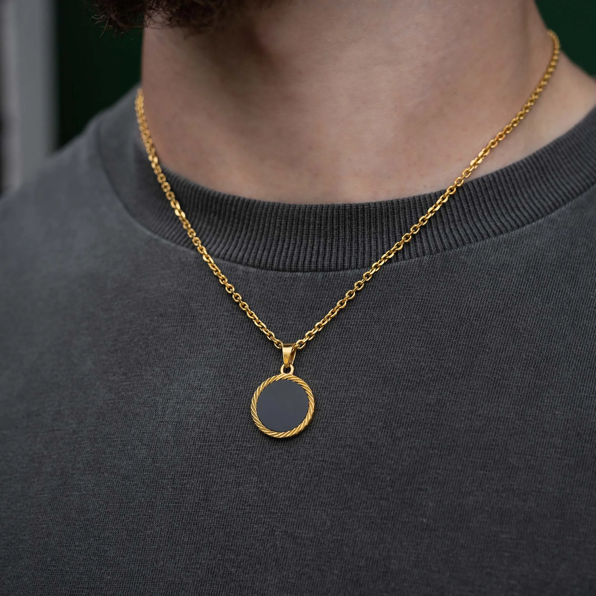 Onyx Medallion Pendant (Gold)