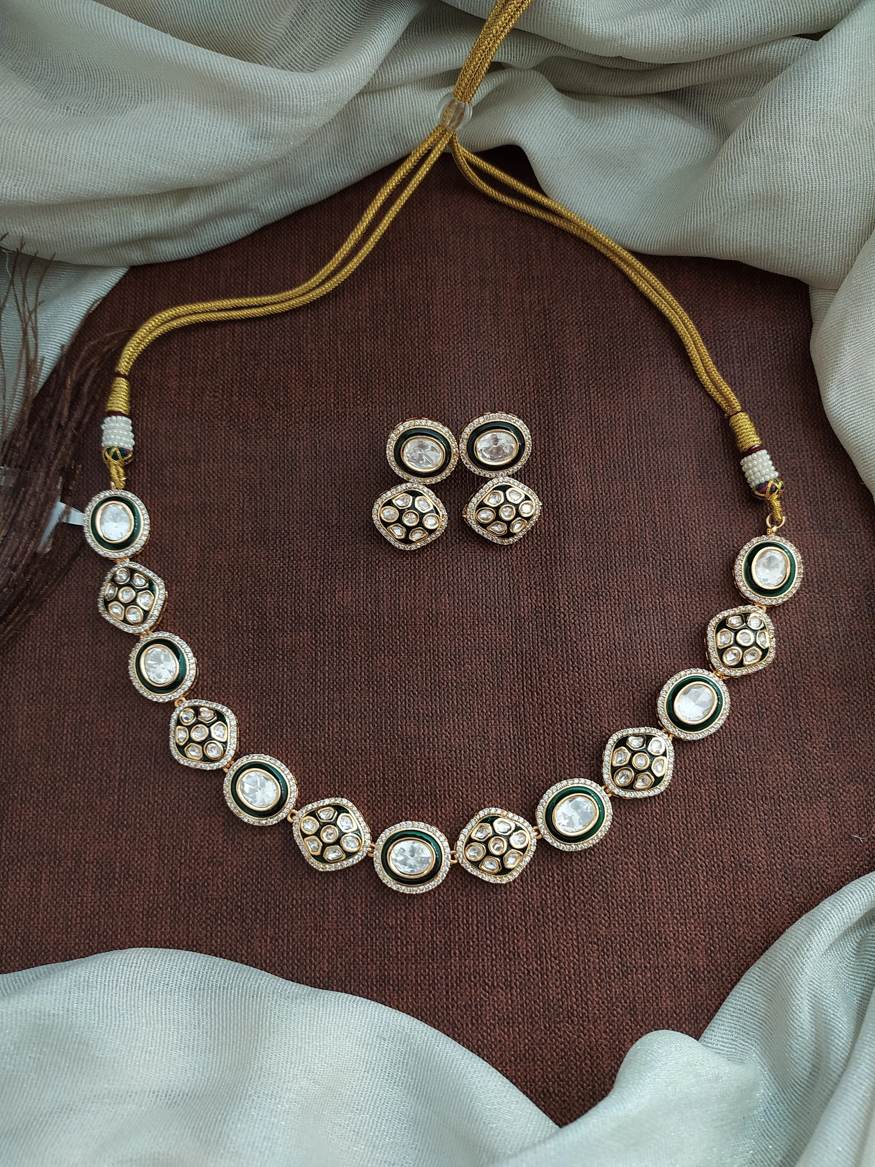 Simple and Elegant Kundan Necklace Set with Meenakari Work