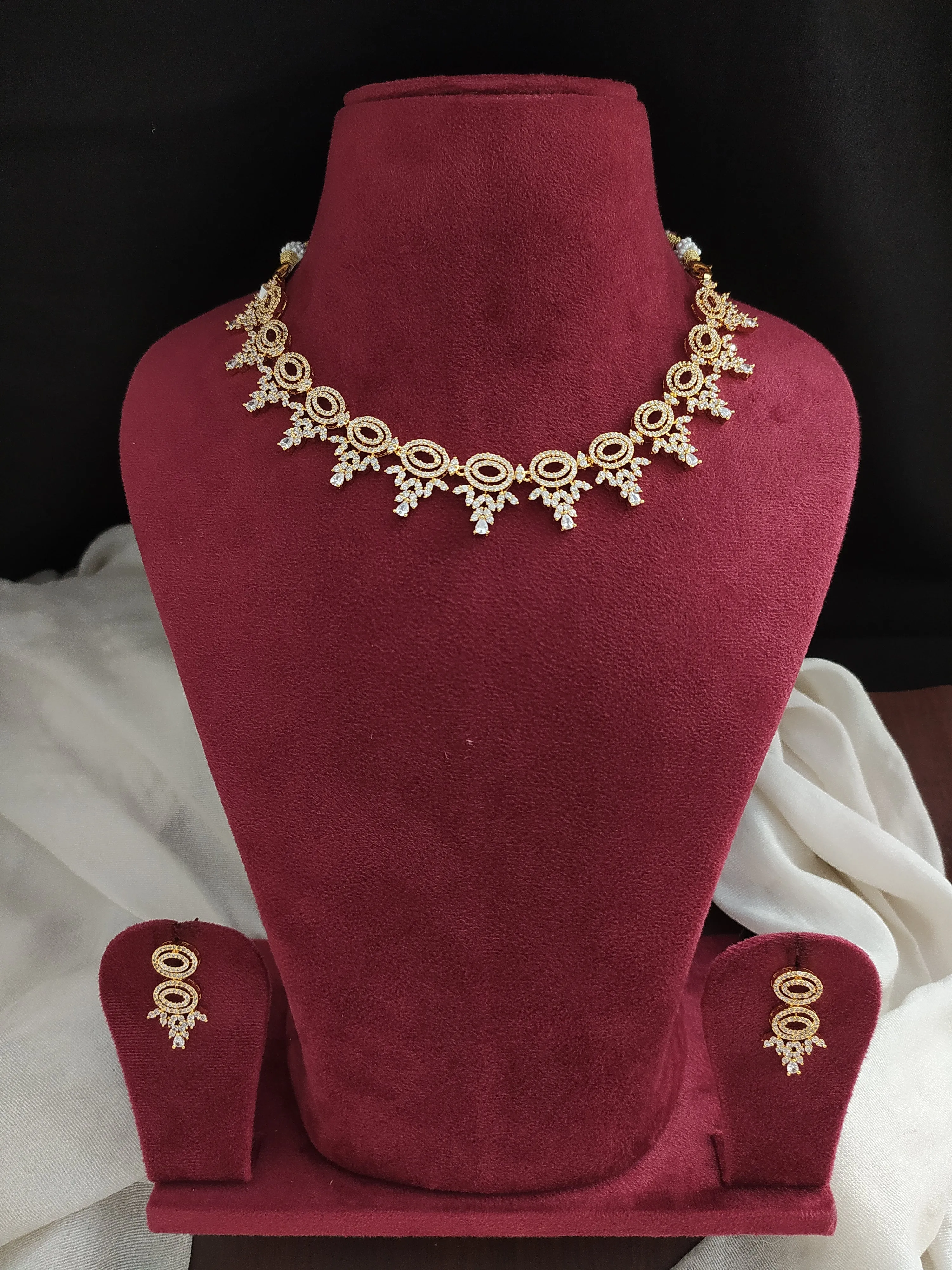 Stunning Design Unique Gold-plated Ad & Zircon Necklace Set